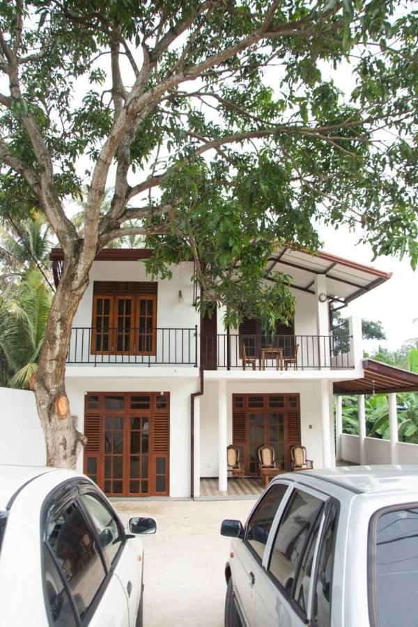 Sanmi Airport Resort Катунаяка Экстерьер фото